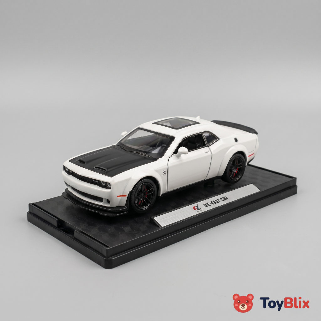 Dodge Challenger SRT Hellcat Premium 1:32 Scale Die-Cast Muscle Car