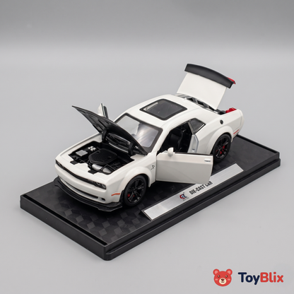 Dodge Challenger SRT Hellcat Premium 1:32 Scale Die-Cast Muscle Car